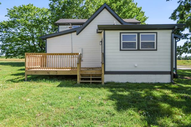 2465 Highway 52, E, Portland, TN 37148