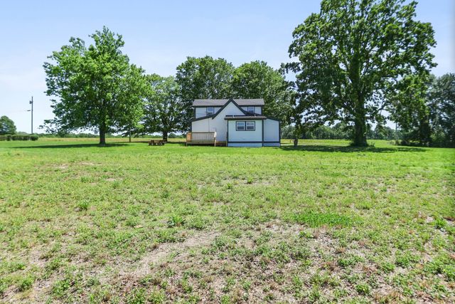 2465 Highway 52, E, Portland, TN 37148