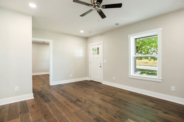 2465 Highway 52, E, Portland, TN 37148