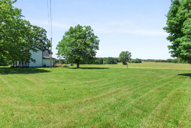 2465 Highway 52, E, Portland, TN 37148