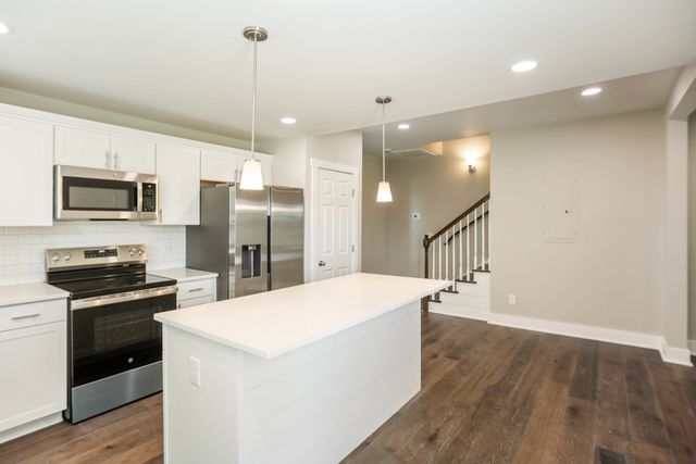 2465 Highway 52, E, Portland, TN 37148