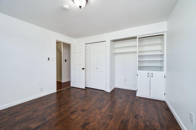 4 S BUTTONWOOD ST, Fleetwood, PA 19522
