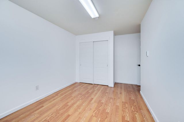 4 S BUTTONWOOD ST, Fleetwood, PA 19522