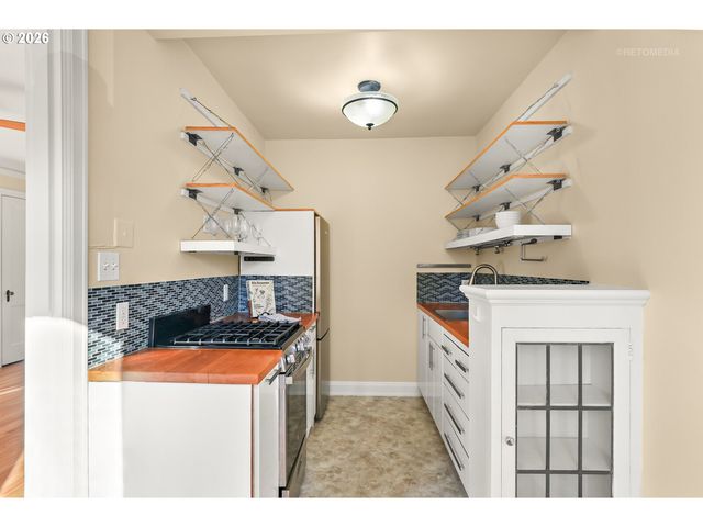 709 Sw 16TH Ave 308, Portland, OR 97205