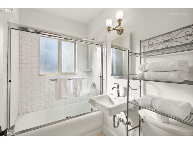 709 Sw 16TH Ave 308, Portland, OR 97205