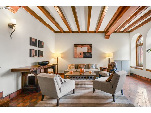 709 Sw 16TH Ave 308, Portland, OR 97205