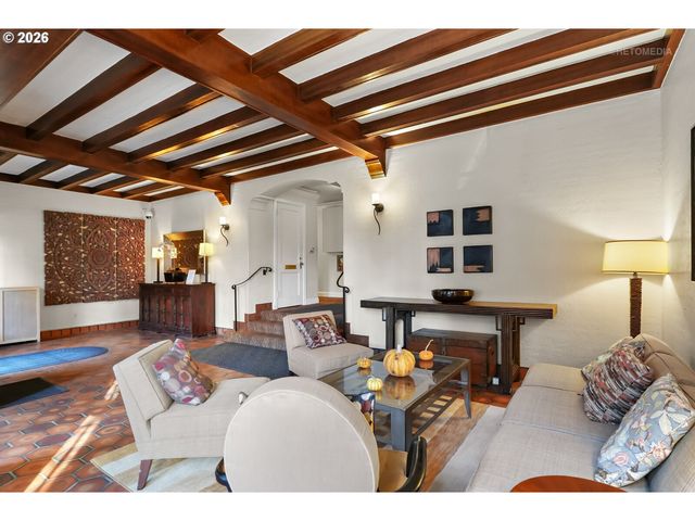 709 Sw 16TH Ave 308, Portland, OR 97205