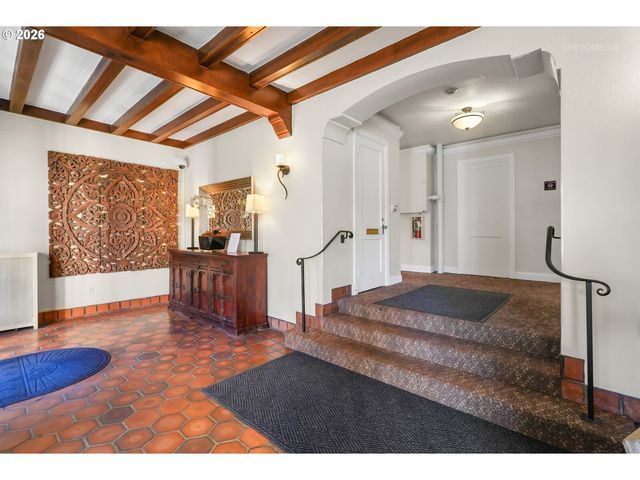 709 Sw 16TH Ave 308, Portland, OR 97205