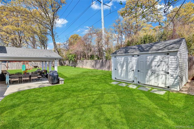 171 Prince Road, Rocky Point, NY 11778