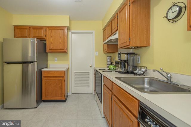 512 MEWS DR, Sellersville, PA 18960