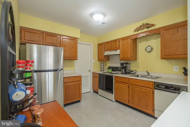 512 MEWS DR, Sellersville, PA 18960