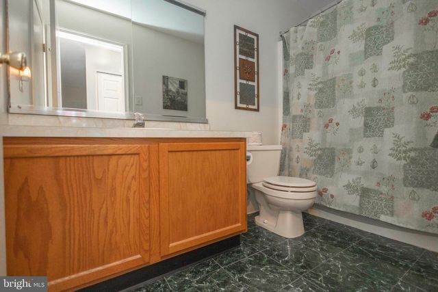 512 MEWS DR, Sellersville, PA 18960