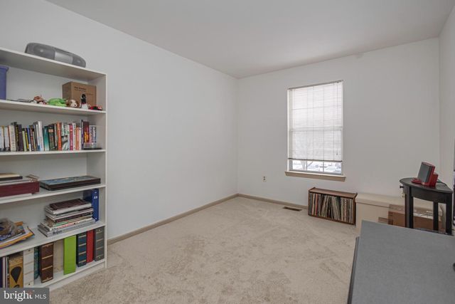 512 MEWS DR, Sellersville, PA 18960