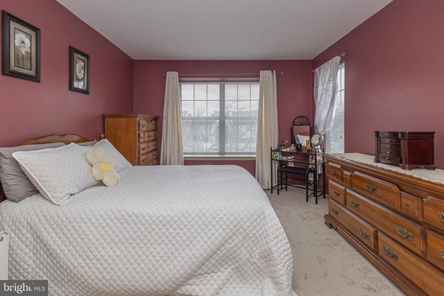 512 MEWS DR, Sellersville, PA 18960