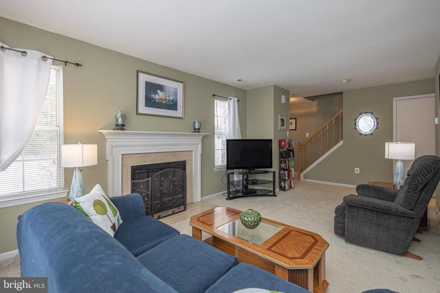 512 MEWS DR, Sellersville, PA 18960