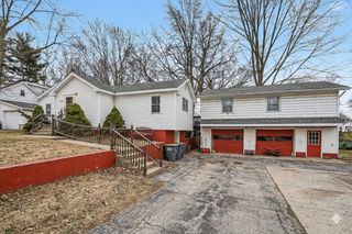 2854 Oak Street, Stevensville Vllg, MI 49127