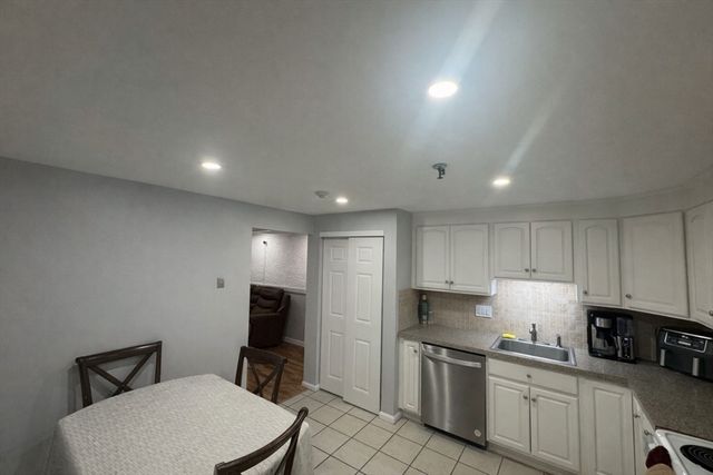 53 Swanson Ct 21c, Boxborough, MA 01719