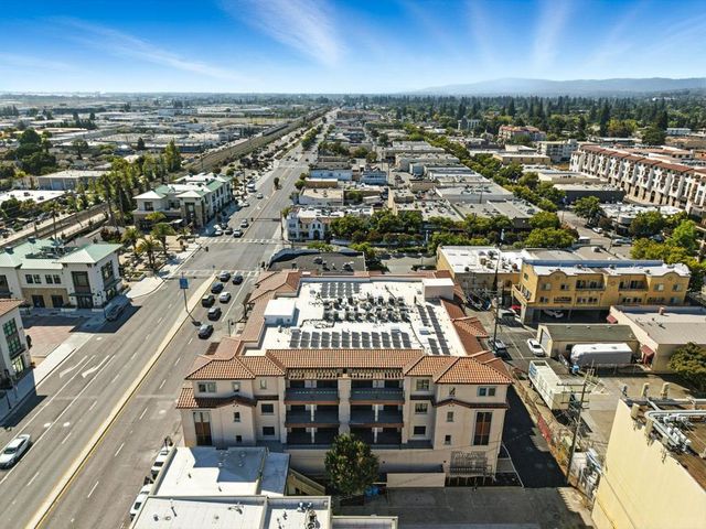 560 El Camino Real 201, San Carlos, CA 94070