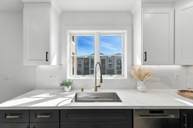 560 El Camino Real 201, San Carlos, CA 94070