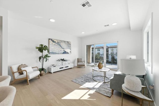 560 El Camino Real 201, San Carlos, CA 94070