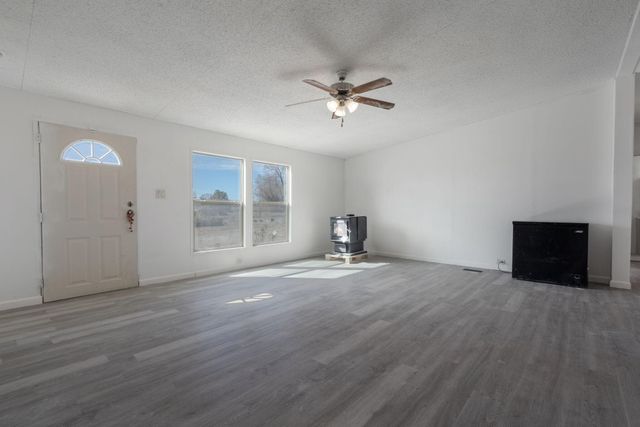 6 Thunderchief Lane, Edgewood, NM 87015