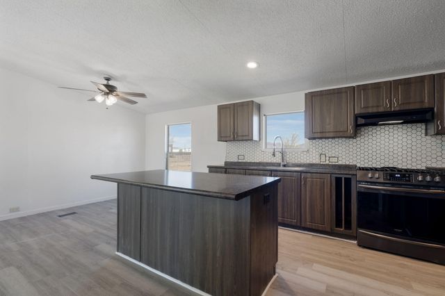 6 Thunderchief Lane, Edgewood, NM 87015