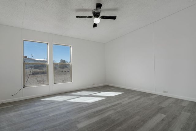 6 Thunderchief Lane, Edgewood, NM 87015