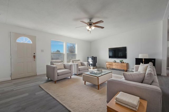 6 Thunderchief Lane, Edgewood, NM 87015