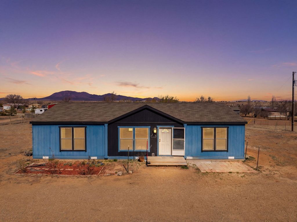 6 Thunderchief Lane, Edgewood, NM 87015