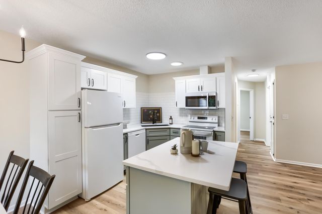 4205 Shirlee Lane N, Shoreview, MN 55126