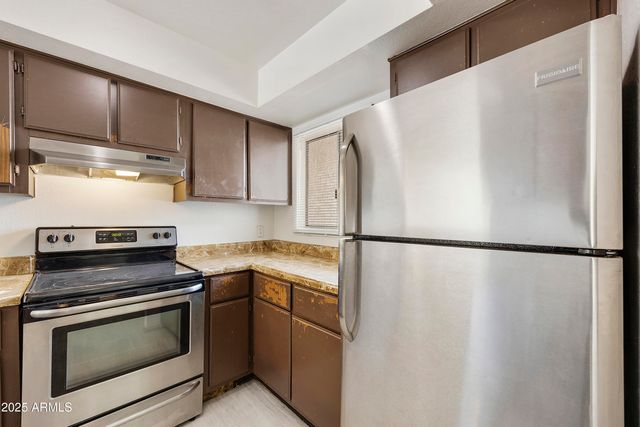2837 E MARCONI Avenue, Phoenix, AZ 85032
