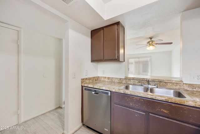 2837 E MARCONI Avenue, Phoenix, AZ 85032