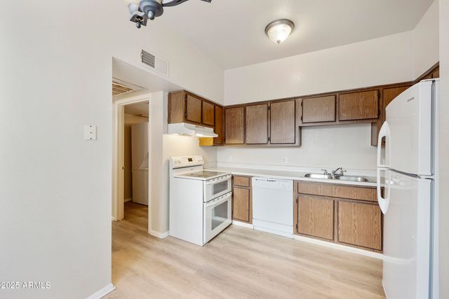 2837 E MARCONI Avenue, Phoenix, AZ 85032