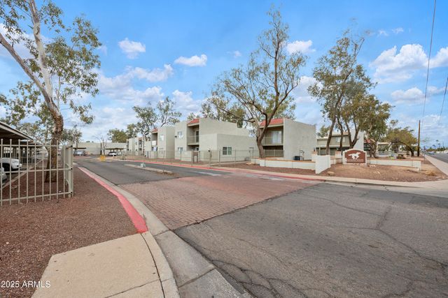 2837 E MARCONI Avenue, Phoenix, AZ 85032