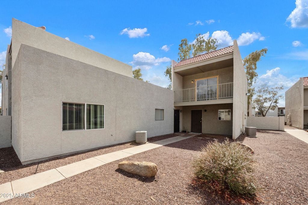 2837 E MARCONI Avenue, Phoenix, AZ 85032