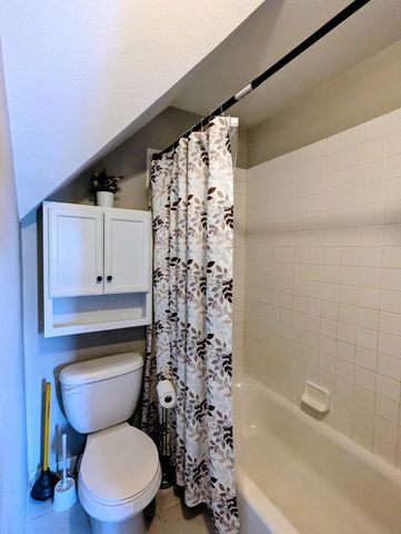 825 Jessamine Avenue E 2, Saint Paul, MN 55106