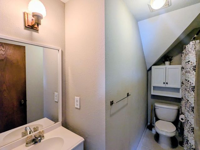 825 Jessamine Avenue E 2, Saint Paul, MN 55106