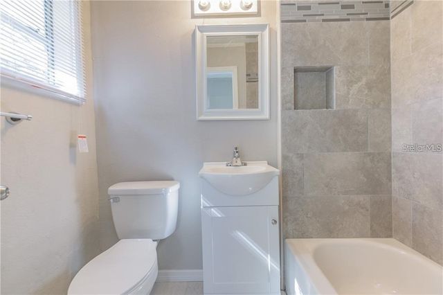 5106 W RICHARDSON AVENUE B, Tampa, FL 33616
