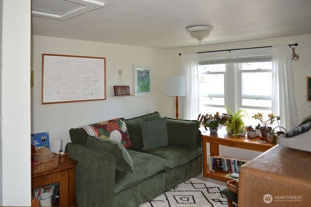 408 9th Avenue SE, Olympia, WA 98501