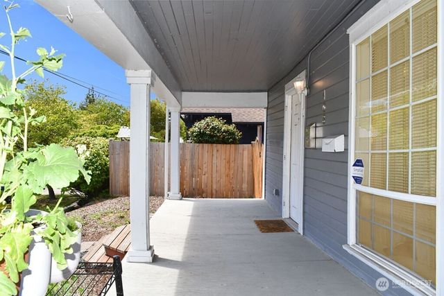 408 9th Avenue SE, Olympia, WA 98501