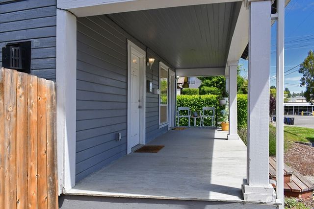 408 9th Avenue SE, Olympia, WA 98501