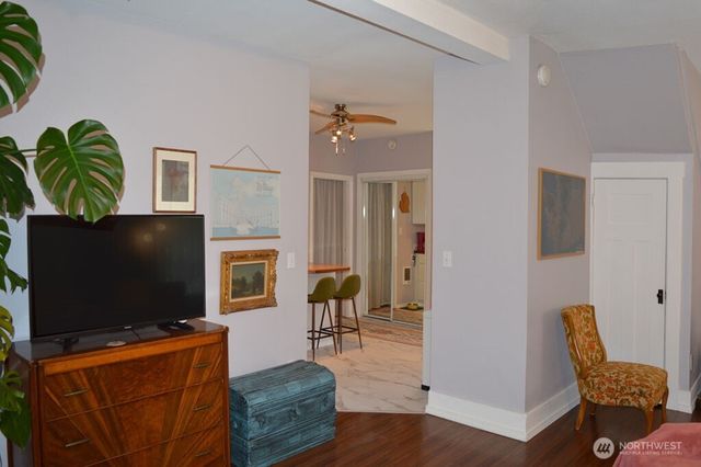 408 9th Avenue SE, Olympia, WA 98501