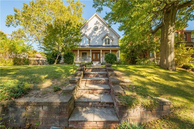 315 Thorn St, Sewickley, PA 15143