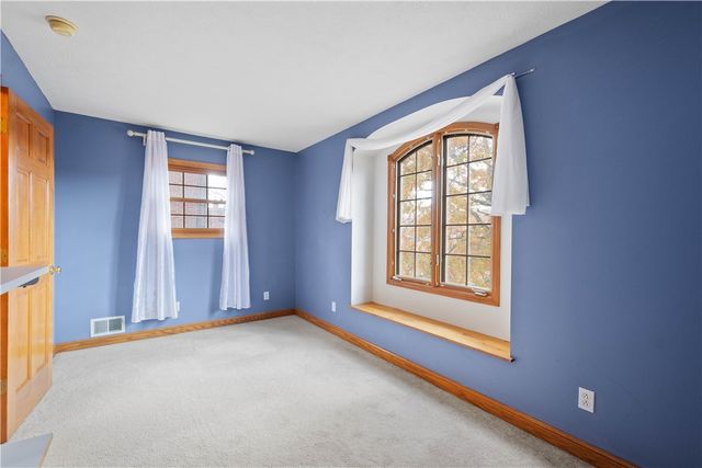 315 Thorn St, Sewickley, PA 15143