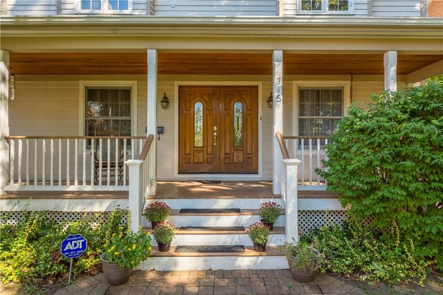 315 Thorn St, Sewickley, PA 15143