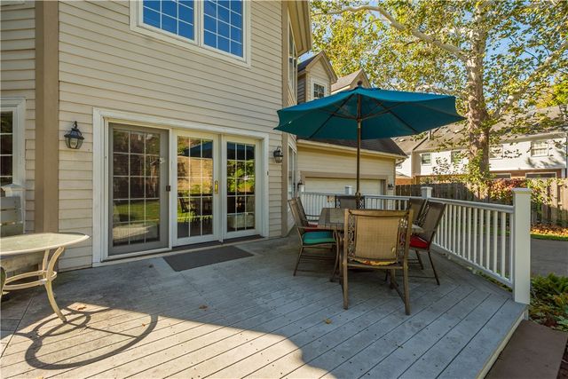 315 Thorn St, Sewickley, PA 15143