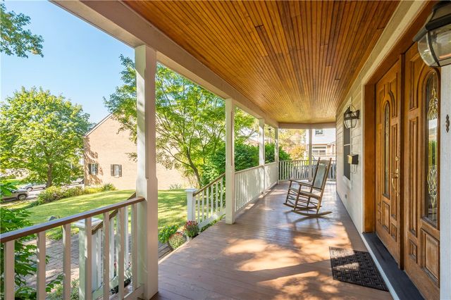 315 Thorn St, Sewickley, PA 15143