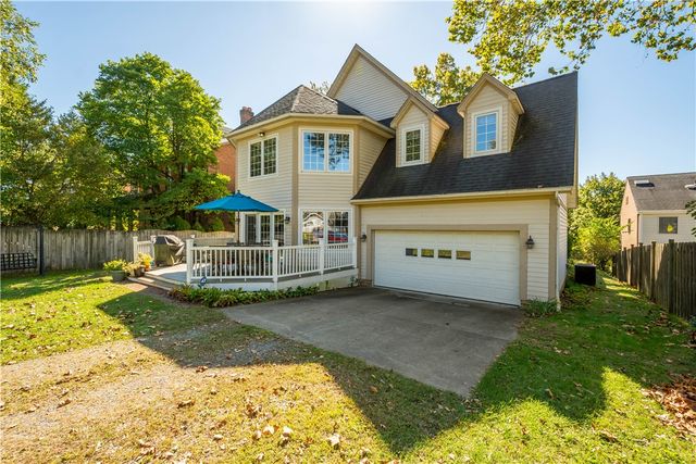 315 Thorn St, Sewickley, PA 15143