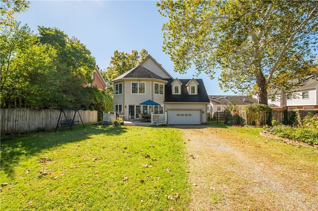 315 Thorn St, Sewickley, PA 15143