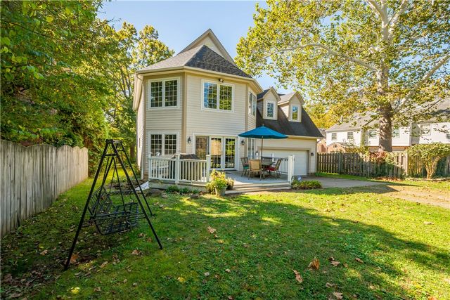 315 Thorn St, Sewickley, PA 15143